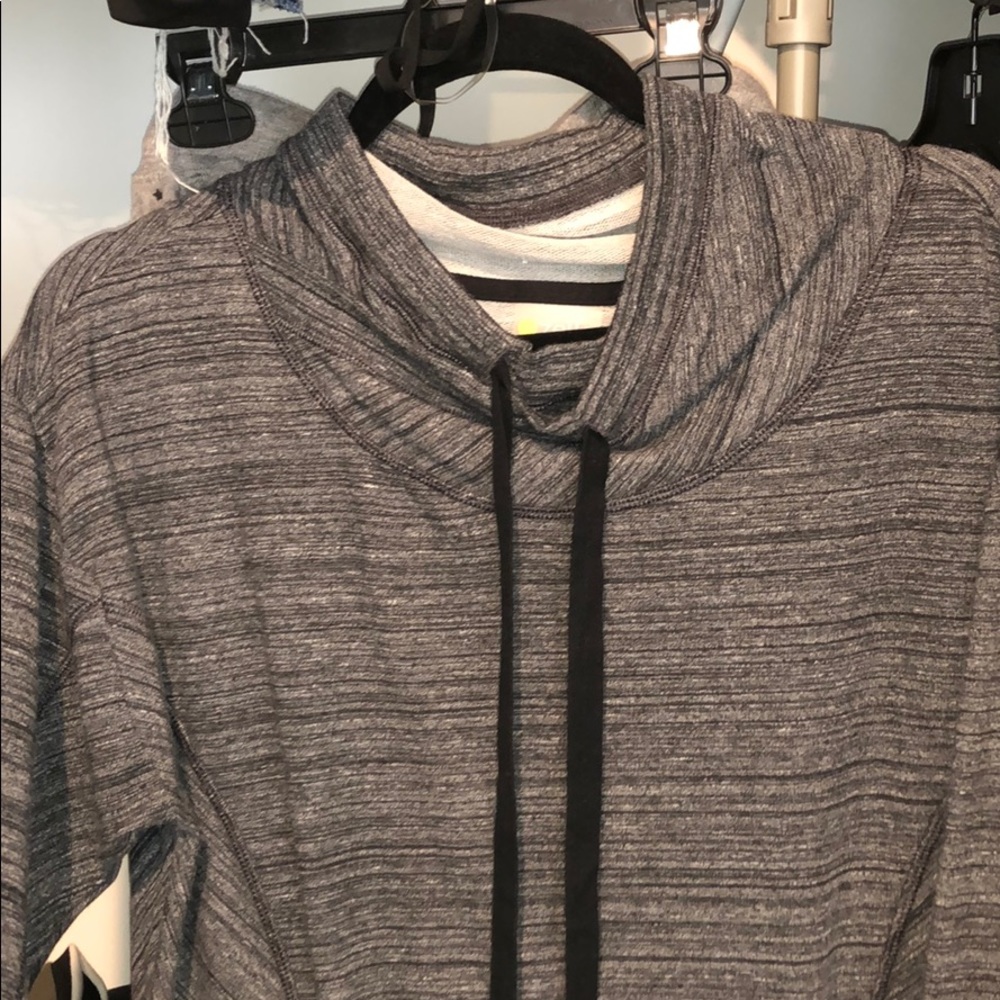 Workout sweatshirt